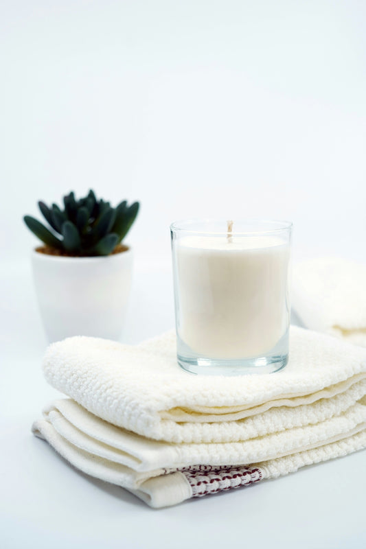 [DECOMENT] The "Microfiber Wax Candle Duster": How to clean sticky dust off decorative candles without smudging or scratching wax