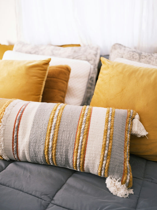 [DECOMENT] The "2-2-1" Formula: Styling your sofa like a professional designer