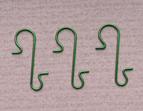 sowaka 50 Pcs Christmas Ornament Hooks Small Metal Wire 3 x 1 cm S Shape Hangers for Christmas Tree Decorations Crafting Supplies (Green) - Image 4