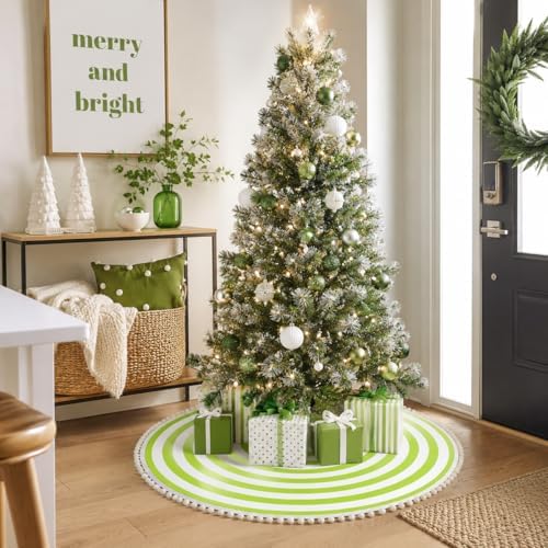 30 Inch Green and White Christmas Tree Skirt with Pom Poms - Image 6