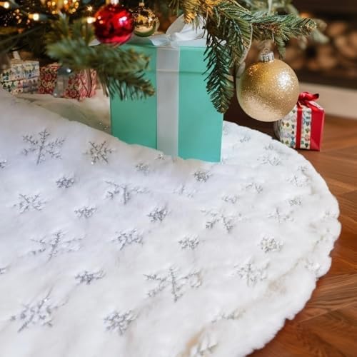 CHICHIC 48 Inch Large Christmas Tree Skirt White Tree Skirt Xmas Faux Fur Tree Skirts Christmas Decorations for Holiday Tree Ornaments Christmas Party Home Decorations with Sequin Silver Snowflakes - Image 2