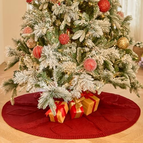 36 Inch Red Knitted Christmas Tree Skirt - Image 6