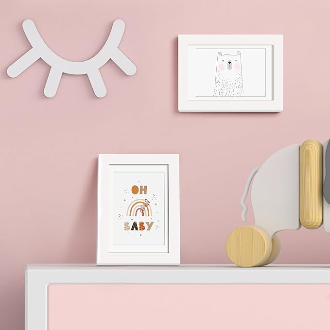 upsimples 4x6 Picture Frame, Display Pictures 3.5x5 with Mat or 4 x 6 Without, Wall Hanging Photo Frames, White, 1 Pack
