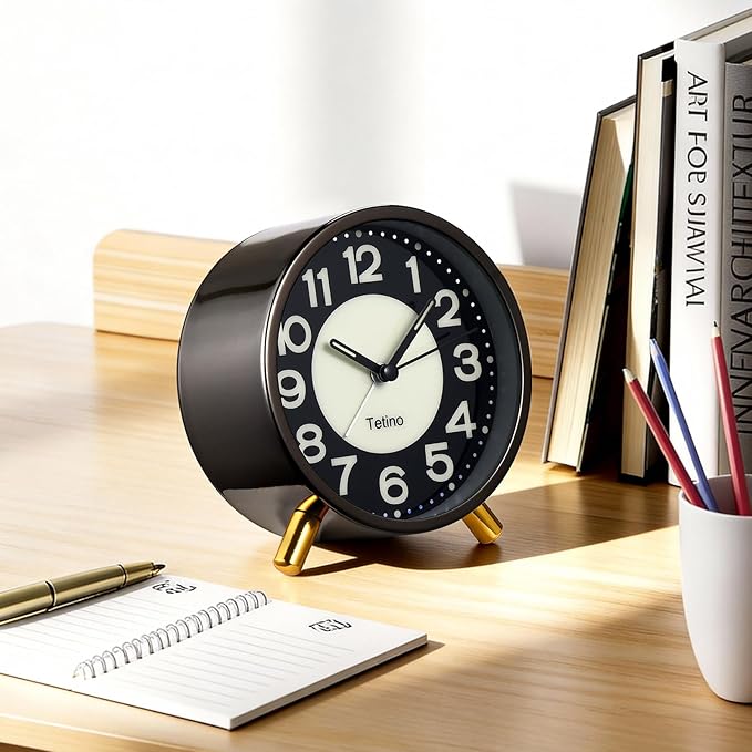 Analog Alarm Clock,Super Silent Non Ticking Small Clock with Night Light, Battery Operated, Simple Design, for Bedroom, Bedside, Desk, Adult, Kid, Gift，Ideal Decor (Light Luxury Gray)