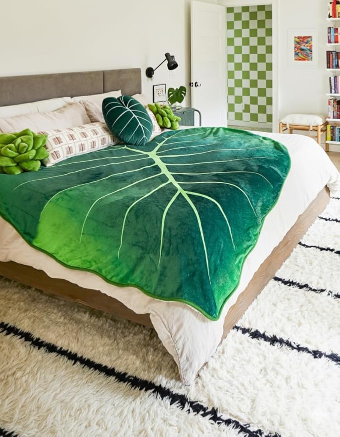 Green Philosophy Co. Philodendron Gloriosum Leaf Pillow - Forest Green