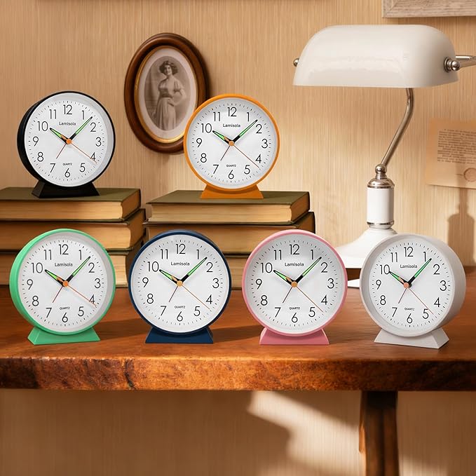 4.5 Inch Small Silent Analog Alarm Clock, Retro Battery Operated Desk Clock with Night Light Stays On 4 Seconds Vintage Metal Table Clock for Bedside, Nightstand, Bedroom, Office, Bathroom - Orange