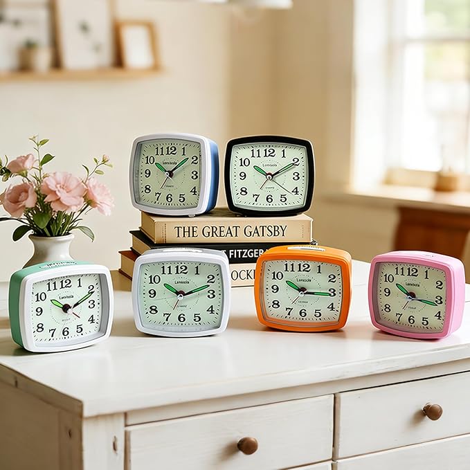 Battery Analog Travel Alarm Clock, Small Clock for Bedroom, Desk Table Shelf Clocks for Room Office Bathroom Vanity, Aesthetic Retro Clocks for Kids Teen Seniors, Mint