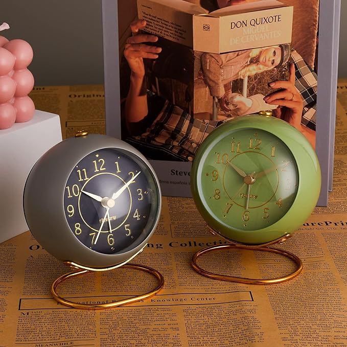 Metal Desk Clock, Retro Bedroom Table Vintage Analog Alarm Clock, Silent Non-Ticking Gold Clock, Bedside D??cor(Olive-Green)