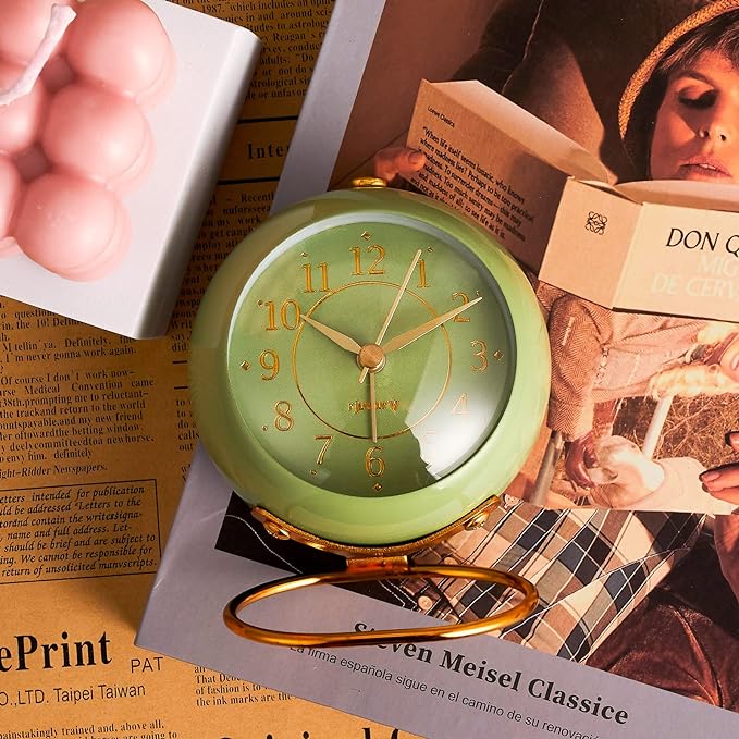 Metal Desk Clock, Retro Bedroom Table Vintage Analog Alarm Clock, Silent Non-Ticking Gold Clock, Bedside D??cor(Olive-Green)