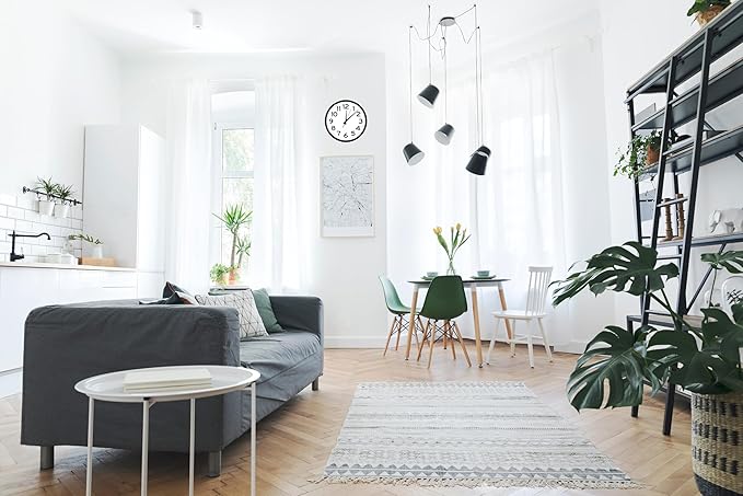 Ultimate Wall Clock | 10 Inch | Silent | Round | Quartz | Black | Kitchen | Office | Bedroom | Study | Classic | Indoor | Outdoor | Unbranded | Battery Operated | Modern D??cor | Sweeping