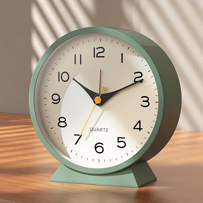 AYRELY?? 4.5" Analog Alarm Clock,Small Retro Desk Clock Battery Operated,Slient Metal Table Clock with Light for Living Room Decor,Bedroom,Bedside,Shelf (Green)