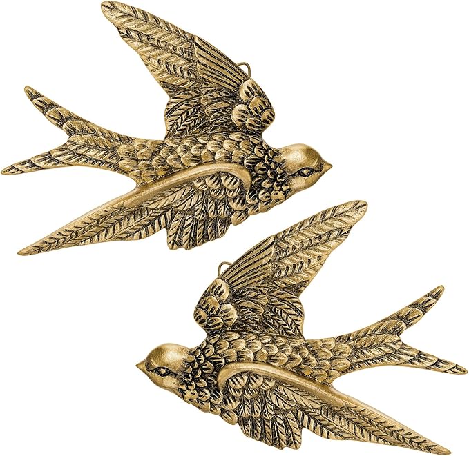 2 Pcs Vintage Bird Wall Sculpture Decor Art 4.7 Inch Antique 3D Sculpted Hanging Bird Resin Wall Art Golden Brass Floating Ornament for Living Room Garden Outdoor, Gifts for Couples Housewarming