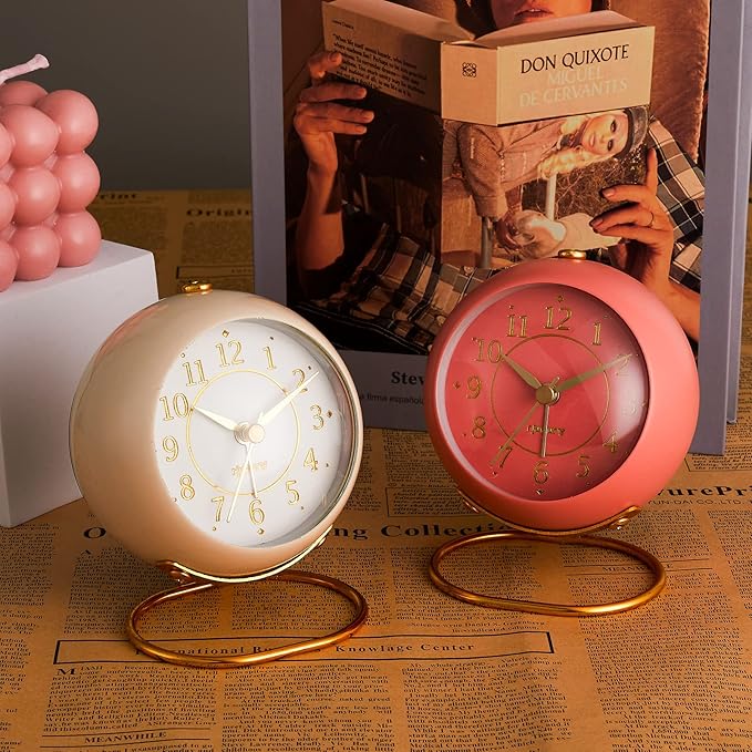 Metal Desk Alarm Clock, Retro Bedroom Table Vintage Analog Alarm Clock, Silent Non-Ticking Gold Clock, Bedside D??cor(Sweet Pink)